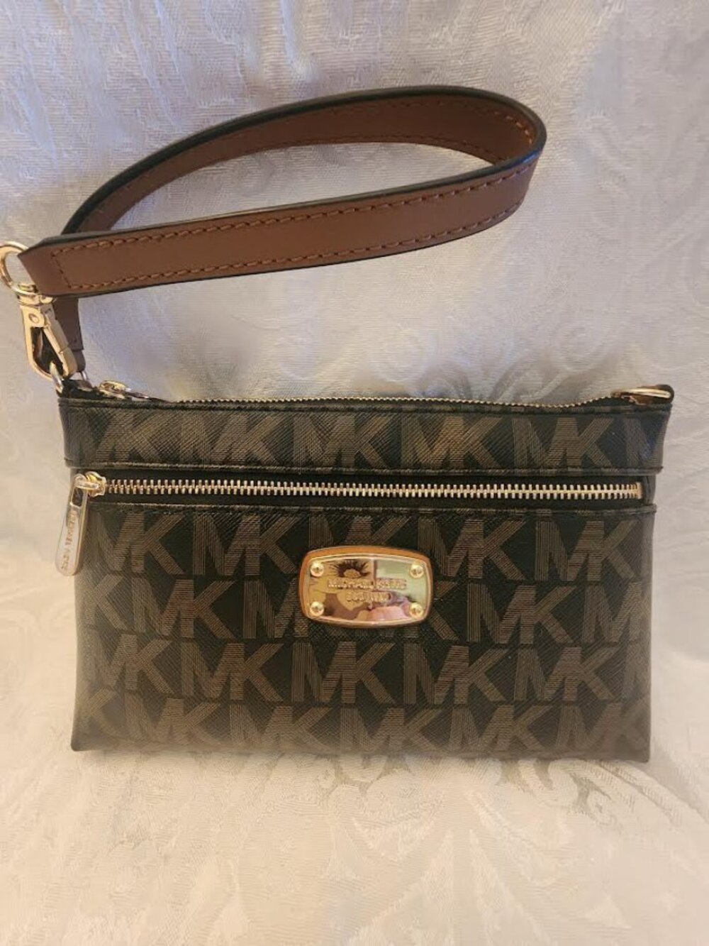 NWT - MICHAEL KORS JET SET WRISTLET